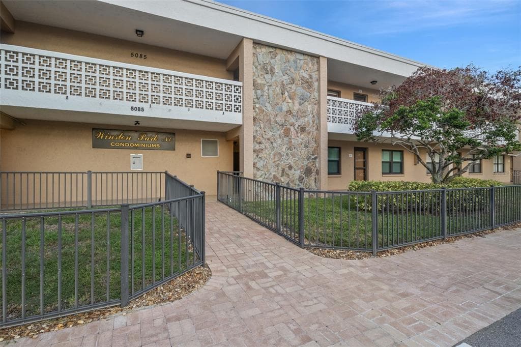 5085 1ST STREET NE UNIT 237 ST PETERSBURG, FL 33703