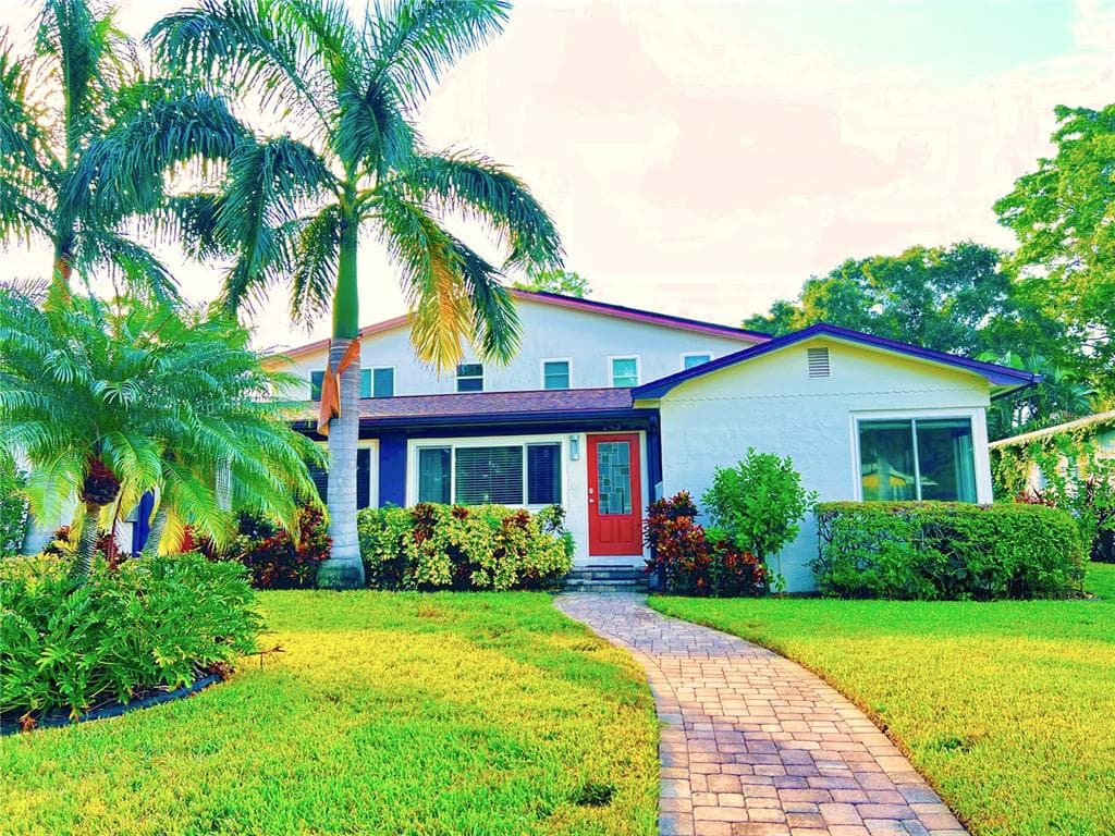 243 MATEO WAY NE ST PETERSBURG, FL 33704