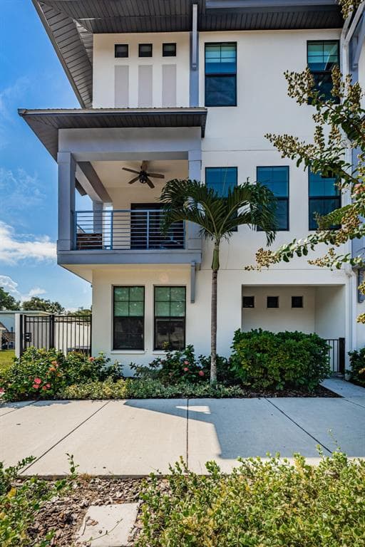 306 8TH STREET S ST PETERSBURG, FL 33701