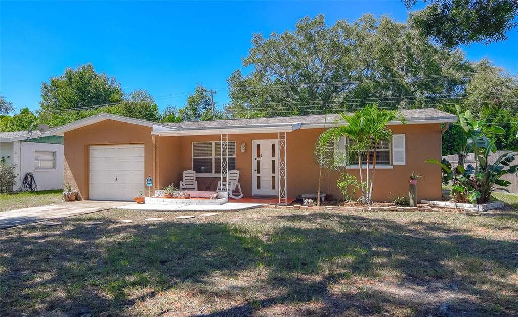 8520 109TH WAY SEMINOLE, FL 33772