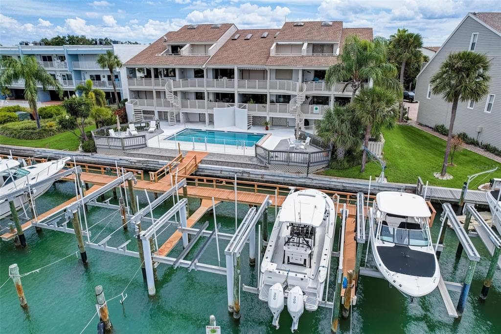 350 PINELLAS BAYWAY S UNIT 1 TIERRA VERDE, FL 33715