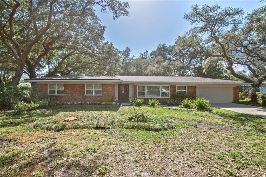 11510 N RAVINE ROAD TAMPA, FL 33612