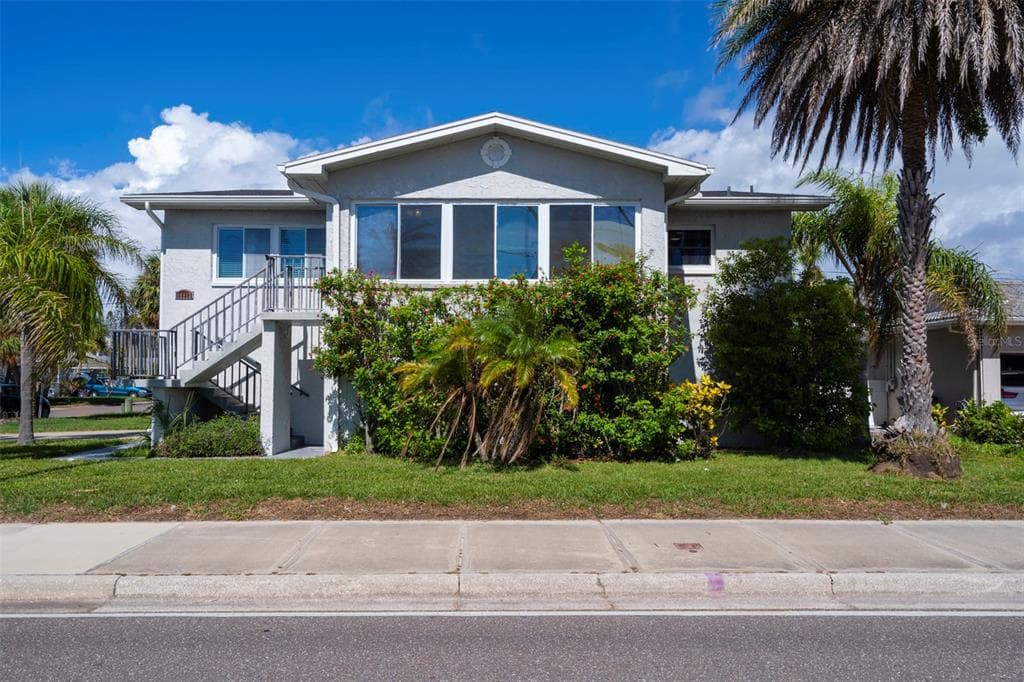 15913 GULF BOULEVARD REDINGTON BEACH, FL 33708