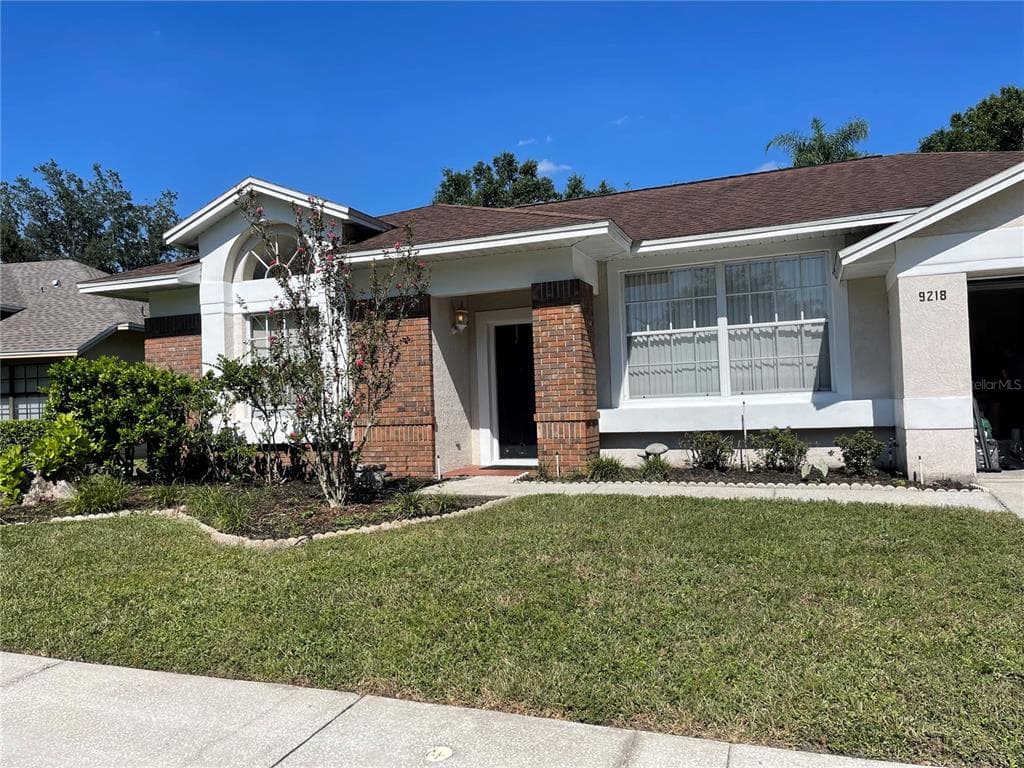 9218 MILL CIRCLE TAMPA, FL 33647