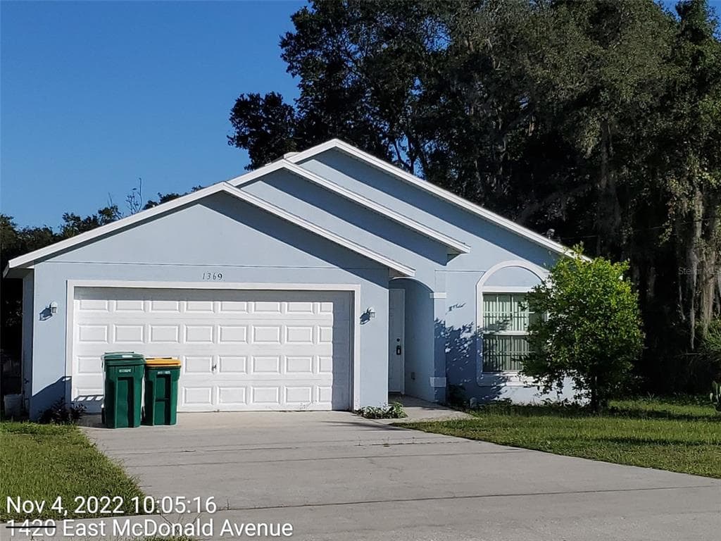 1369 E MCDONALD AVENUE EUSTIS, FL 32726