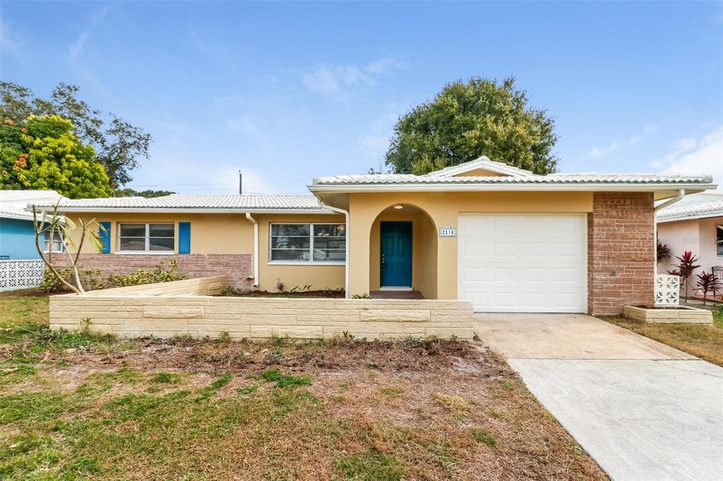 2319 SURREY LANE CLEARWATER, FL 33763