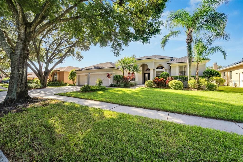 3909 VALRICO GROVE DRIVE VALRICO, FL 33594