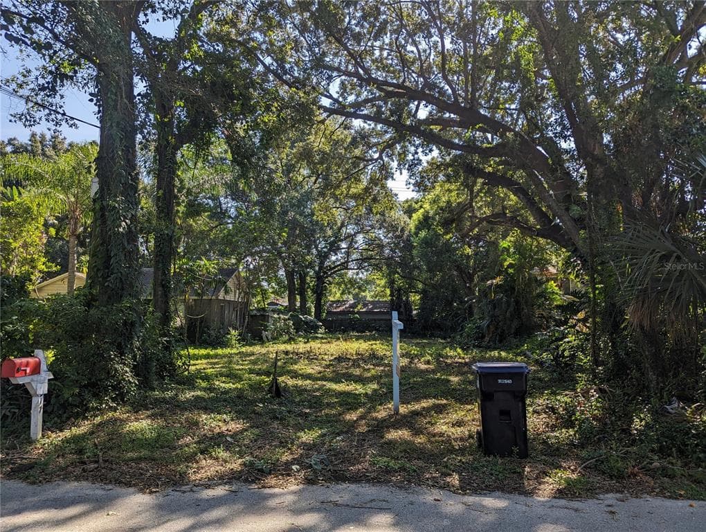 1217 CLOVERLAWN AVENUE ORLANDO, FL 32806