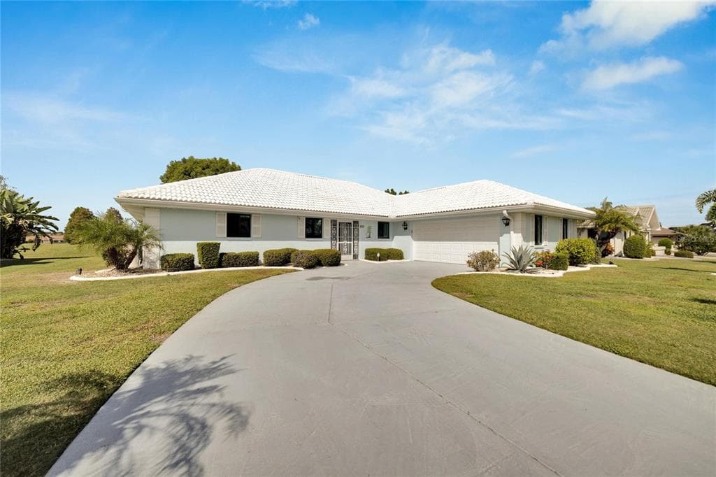 1928 WOLF LAUREL DRIVE SUN CITY CENTER, FL 33573