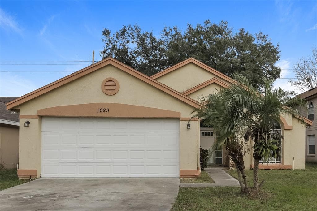 1023 KELLY CREEK CIRCLE OVIEDO, FL 32765