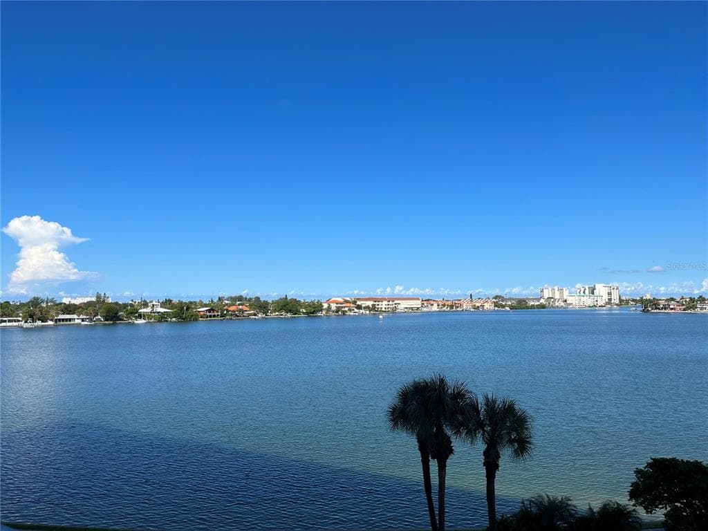 7932 SAILBOAT KEY BOULEVARD S UNIT 305 SOUTH PASADENA, FL 33707