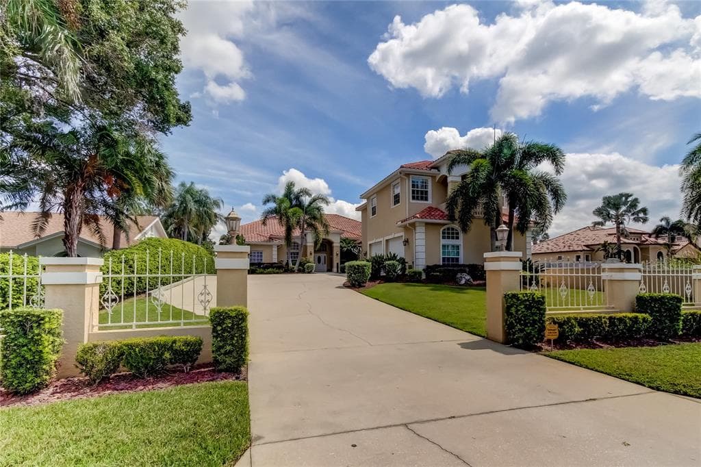 4915 TROYDALE ROAD TAMPA, FL 33615
