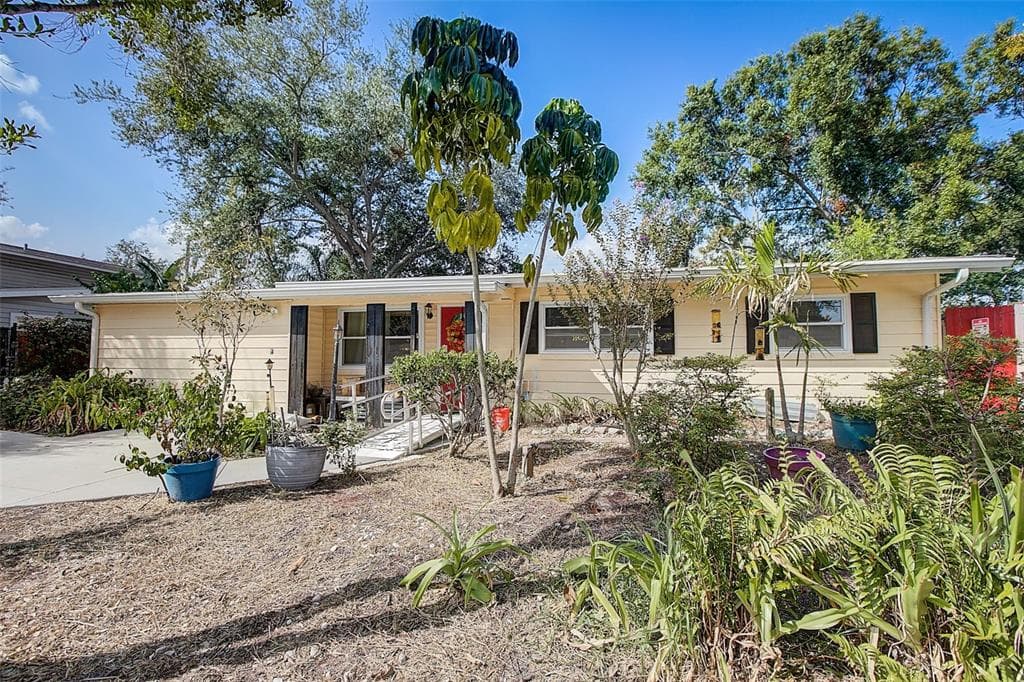 4703 W TRILBY AVENUE TAMPA, FL 33616