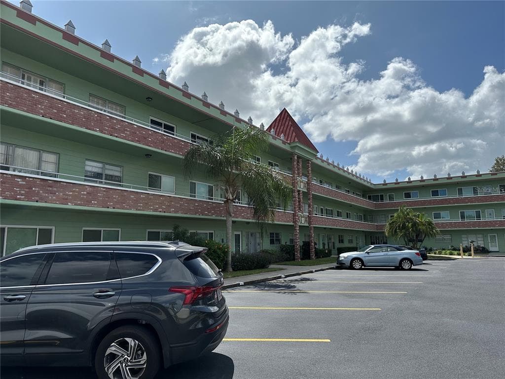 2359 FINLANDIA LANE UNIT 27 CLEARWATER, FL 33763