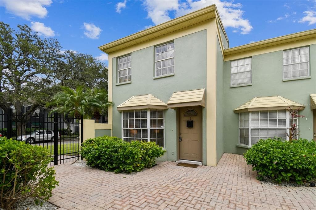 601 S ALBANY AVENUE UNIT 1