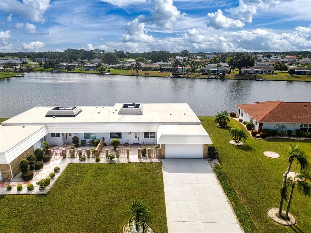 1510 HERON DRIVE SUN CITY CENTER, FL 33573