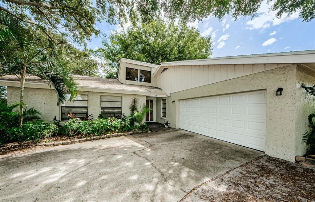 3917 LAKE ST GEORGE DRIVE PALM HARBOR, FL 34684