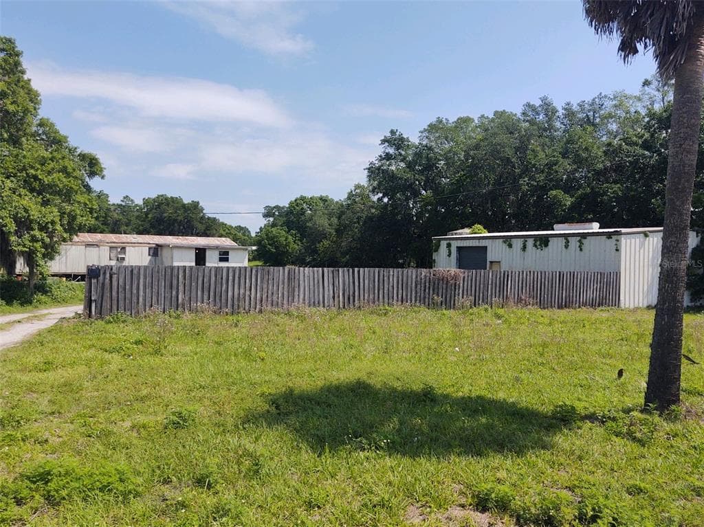1712 E STATE ROAD 60 PLANT CITY, FL 33567