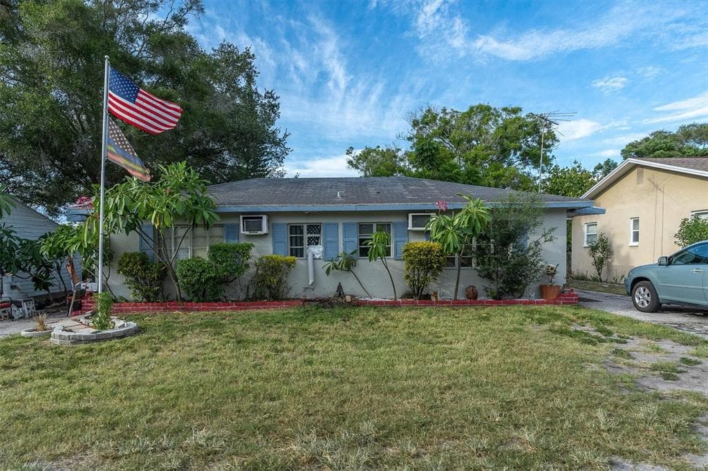 912 8TH AVENUE SW LARGO, FL 33770