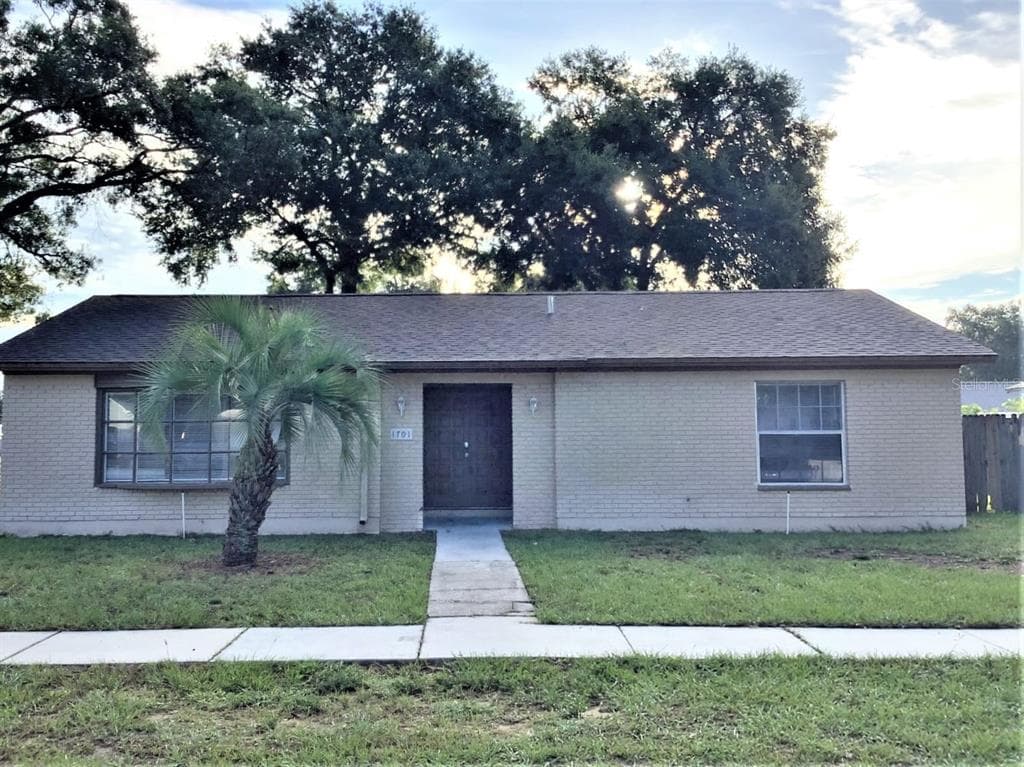 1701 VILLAGE COURT BRANDON, FL 33511