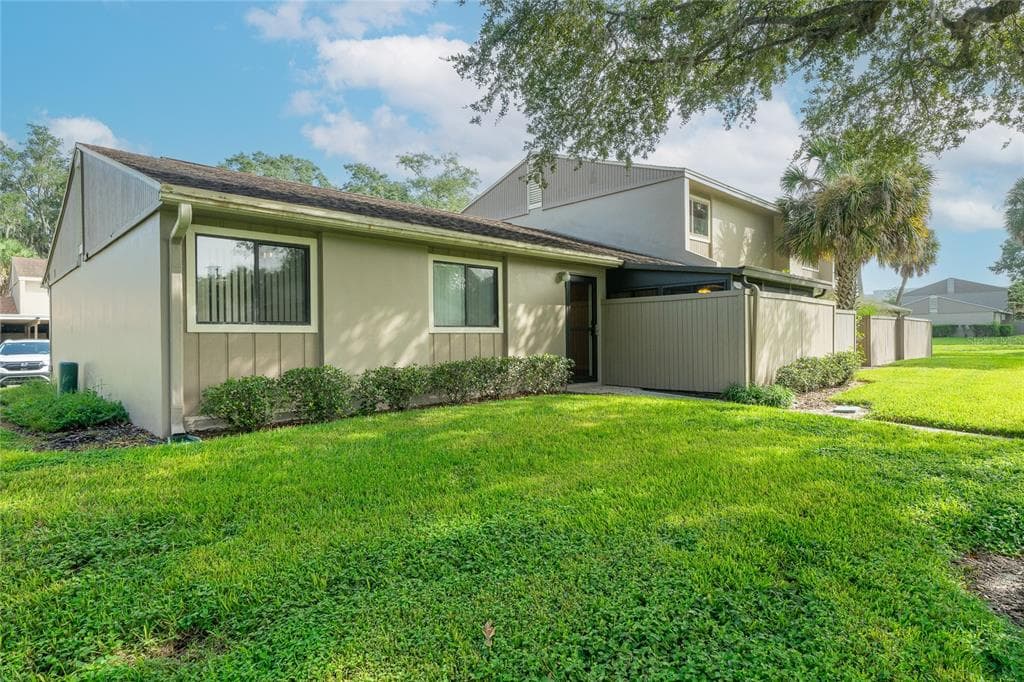 7933 PINE DRIVE UNIT 0 TEMPLE TERRACE, FL 33637