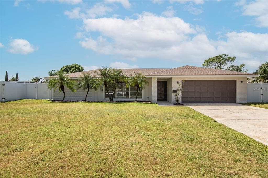 2010 TANGLEWOOD WAY NE ST PETERSBURG, FL 33702