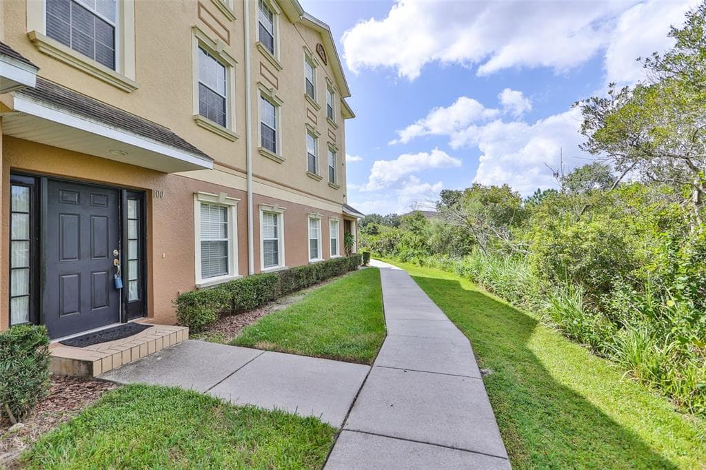 10144 ARBOR RUN DRIVE UNIT 100 TAMPA, FL 33647