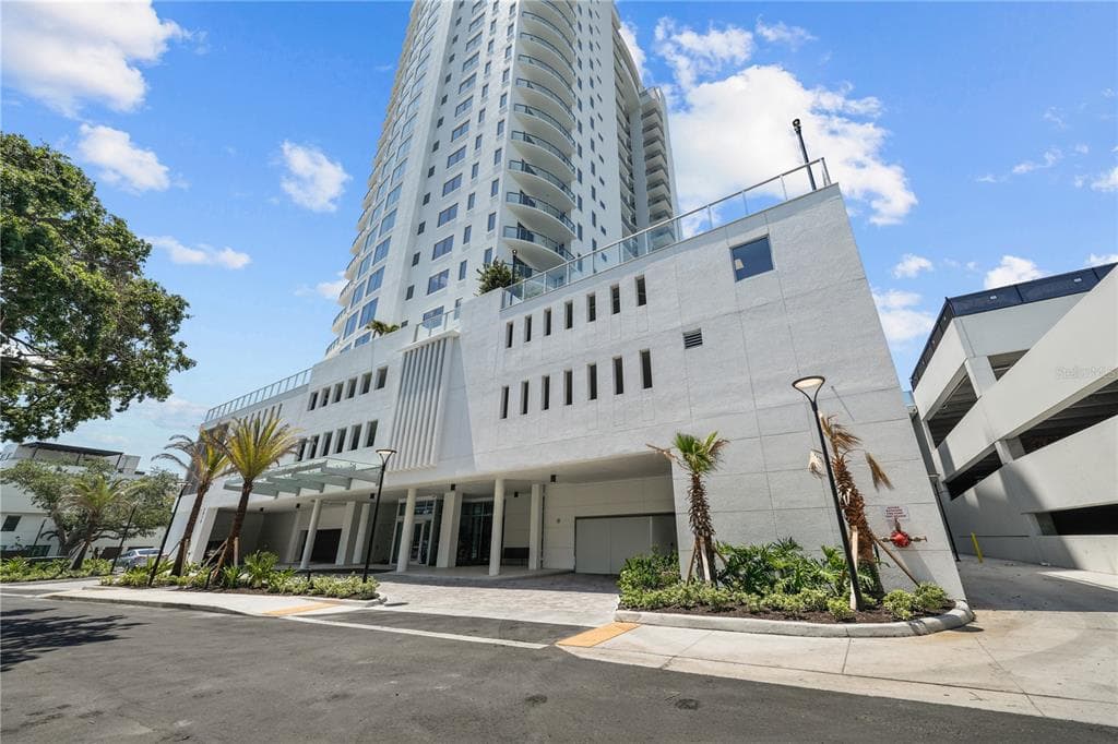 2910 W BARCELONA STREET UNIT 501 TAMPA, FL 33629