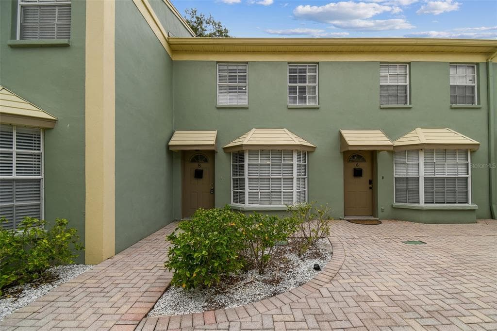 601 S ALBANY AVENUE UNIT 8