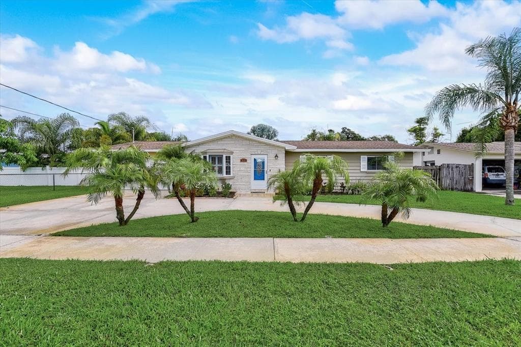 897 IMPERIAL DRIVE LARGO, FL 33771