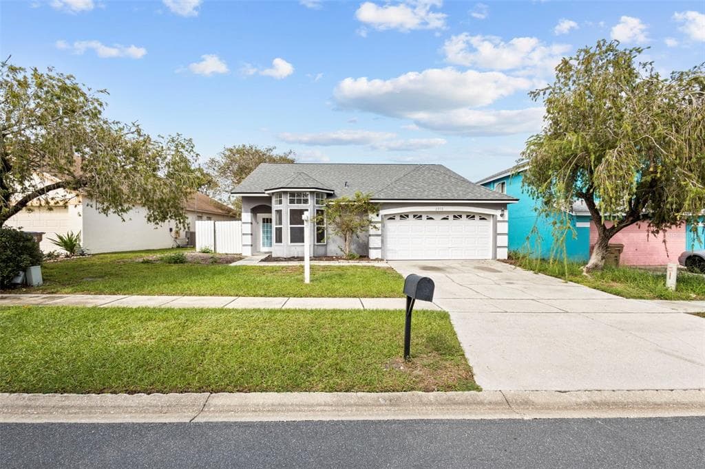 2976 VISCOUNT CIRCLE KISSIMMEE, FL 34747
