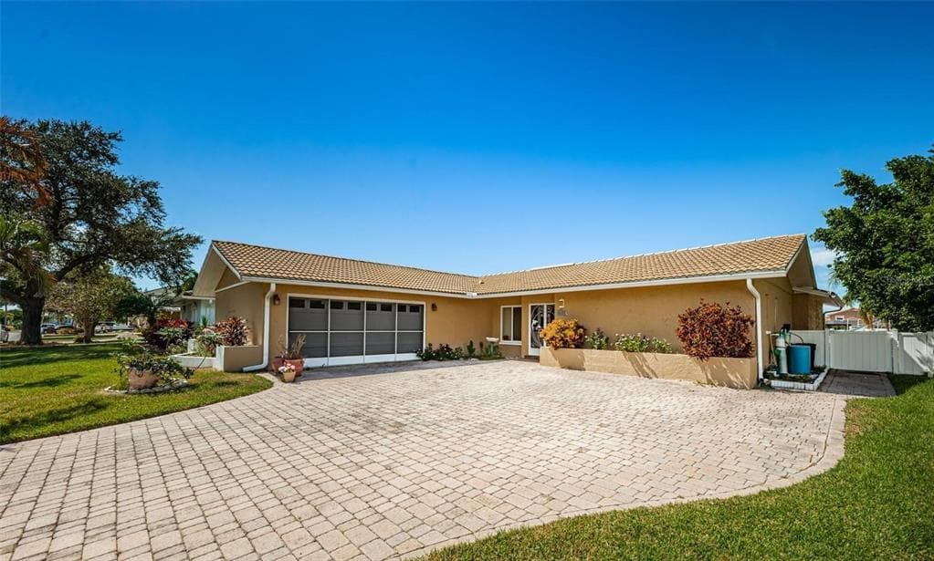 5133 OYSTER COVE NEW PORT RICHEY, FL 34652