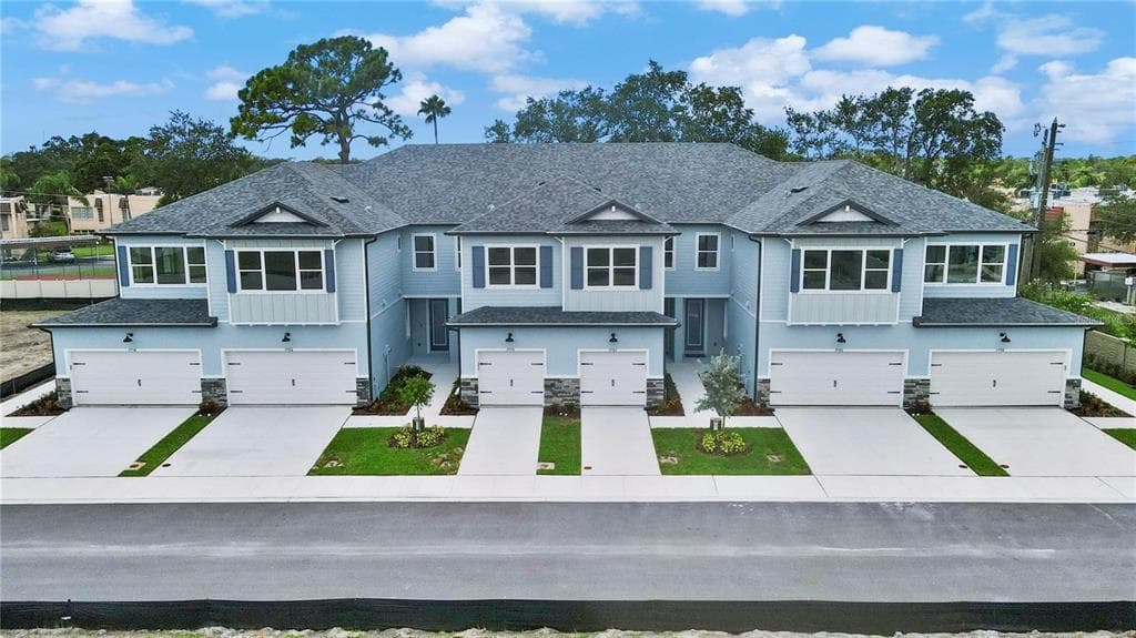 7692 93RD STREET N SEMINOLE, FL 33777