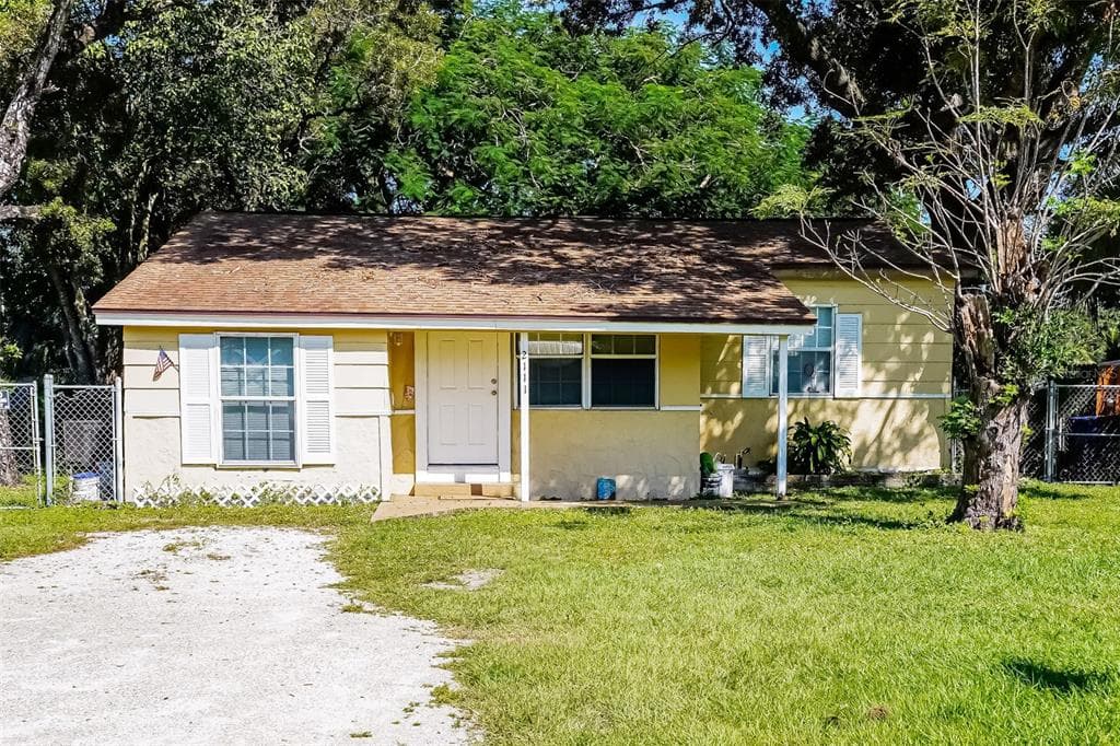 2111 SOUTH STREET FORT MYERS, FL 33901