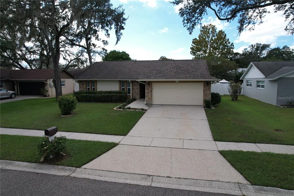 210 FOXWOOD DRIVE BRANDON, FL 33510