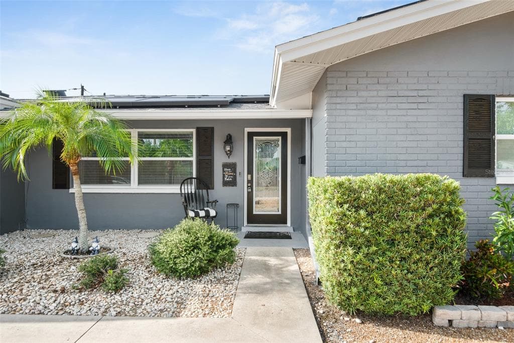 5801 32ND AVENUE N ST PETERSBURG, FL 33710