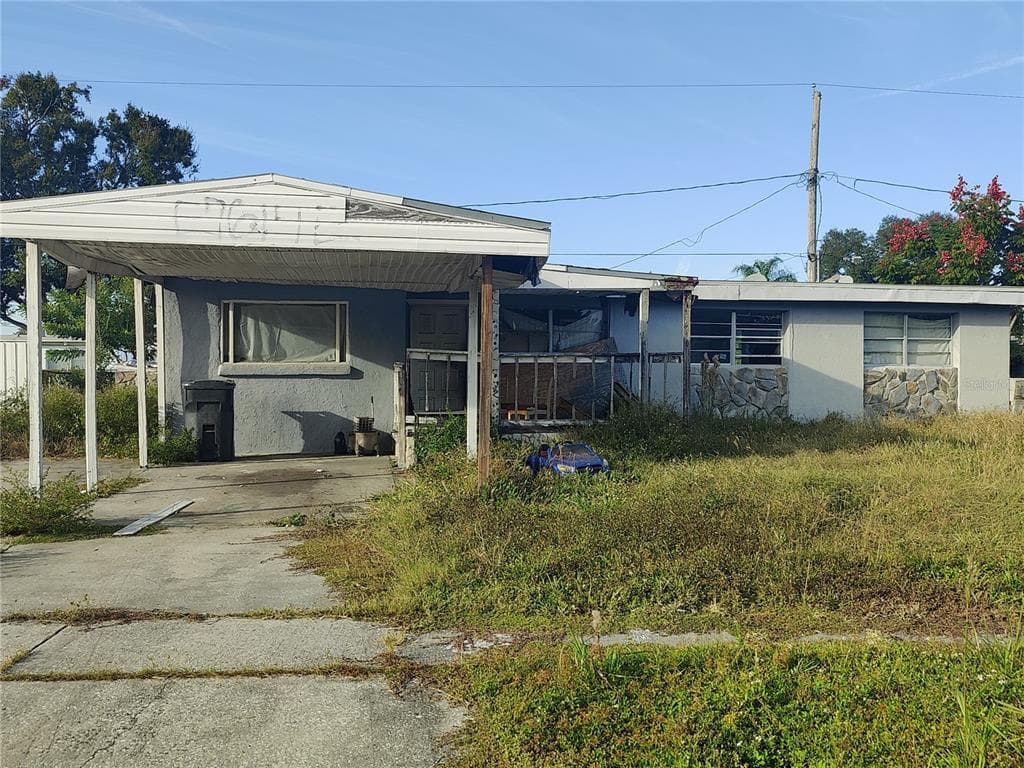 7614 LAVENDER LANE TAMPA, FL 33619