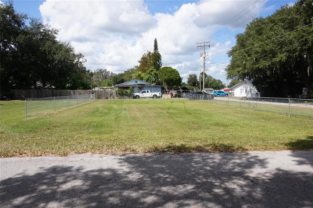 2501 W LOWRY AVENUE PLANT CITY, FL 33563