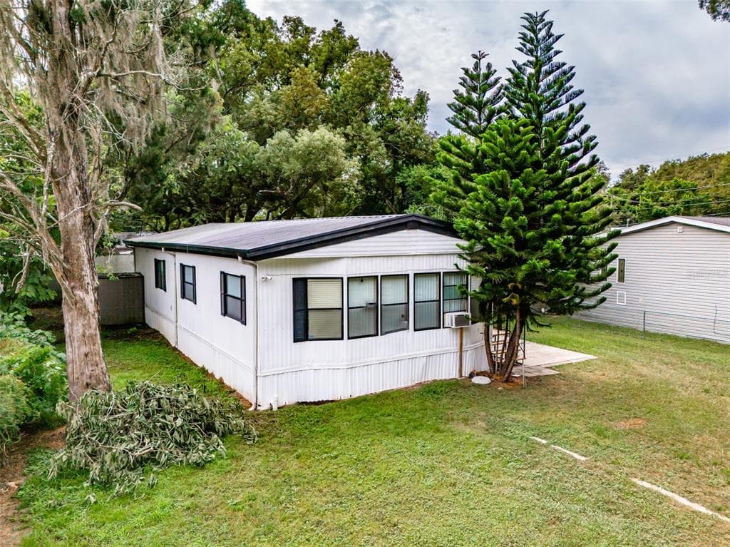 9803 E FOWLER AVENUE THONOTOSASSA, FL 33592