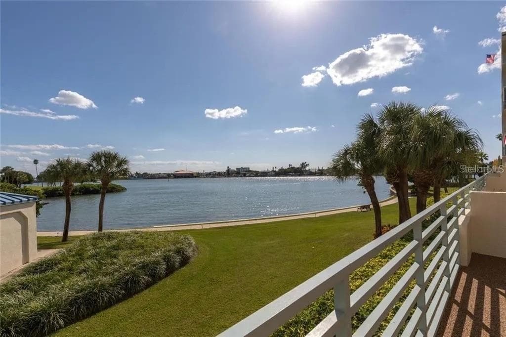 7912 SAILBOAT KEY BOULEVARD S UNIT 103 SOUTH PASADENA, FL 33707