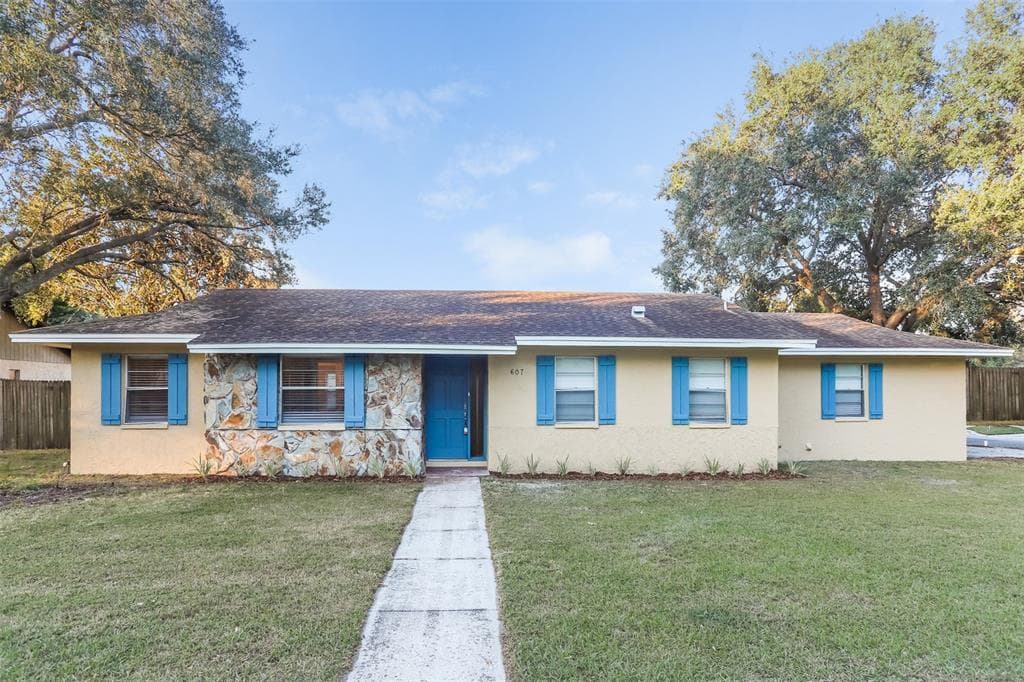 607 ROLLINGWOOD LANE VALRICO, FL 33594