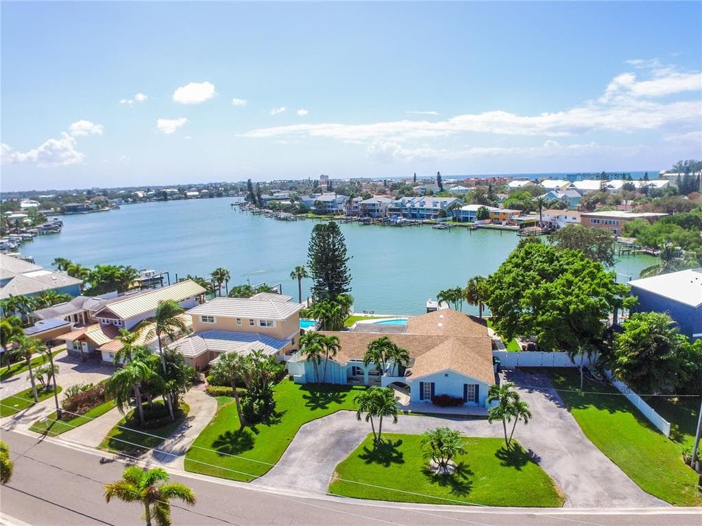 305 HARBOR DRIVE