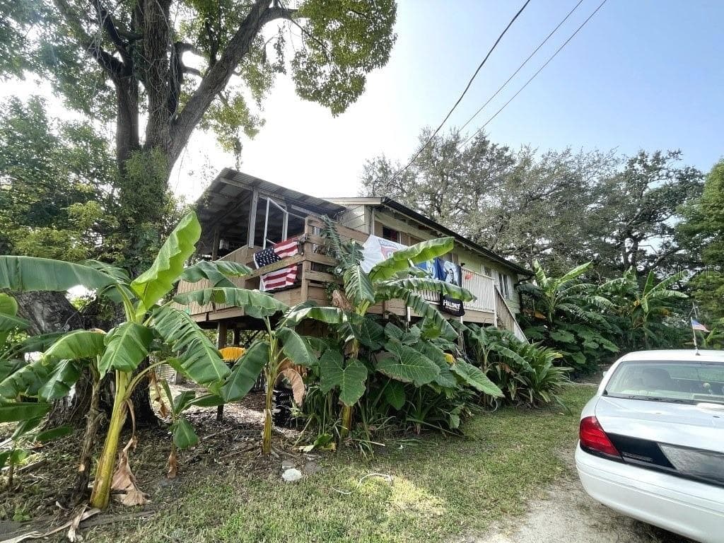 32 N PINE HILLS ROAD ORLANDO, FL 32811