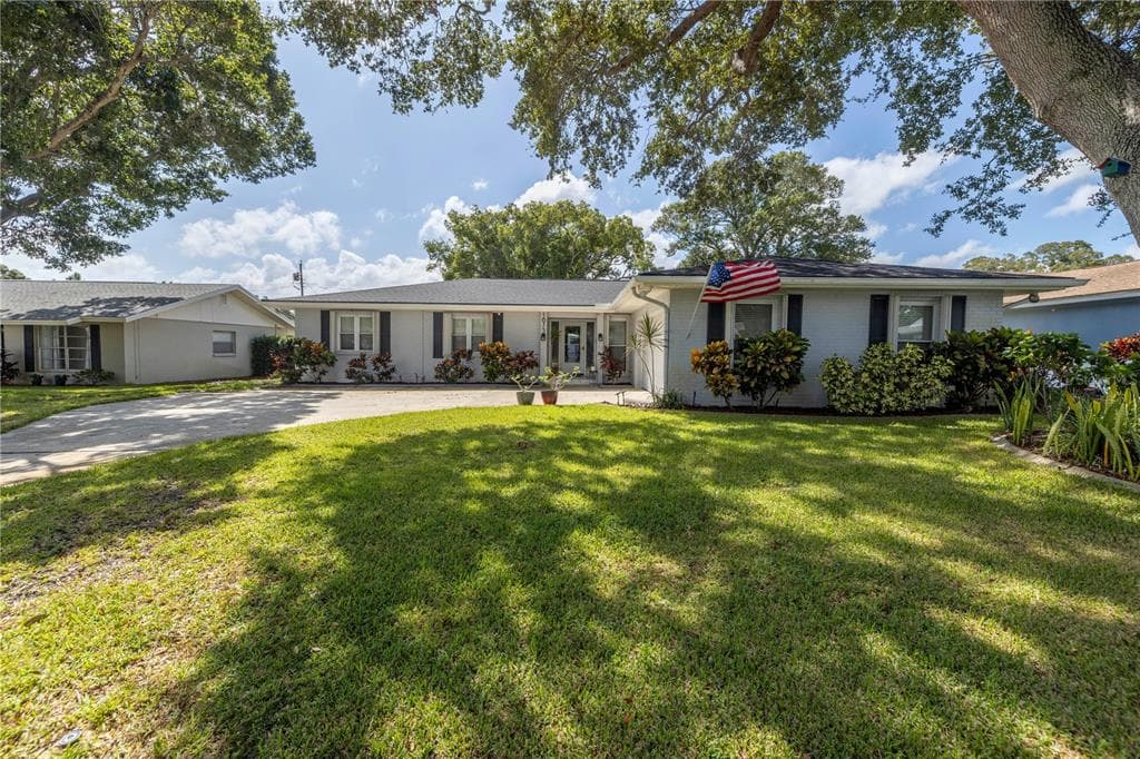 1675 EDEN COURT CLEARWATER, FL 33756