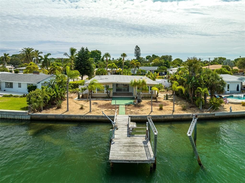 372 BELLE POINT DRIVE ST PETE BEACH, FL 33706