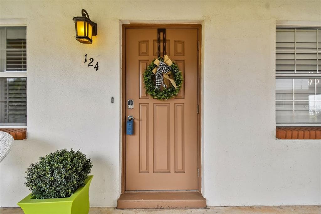 650 PINELLAS POINT DRIVE S UNIT 124 ST PETERSBURG, FL 33705