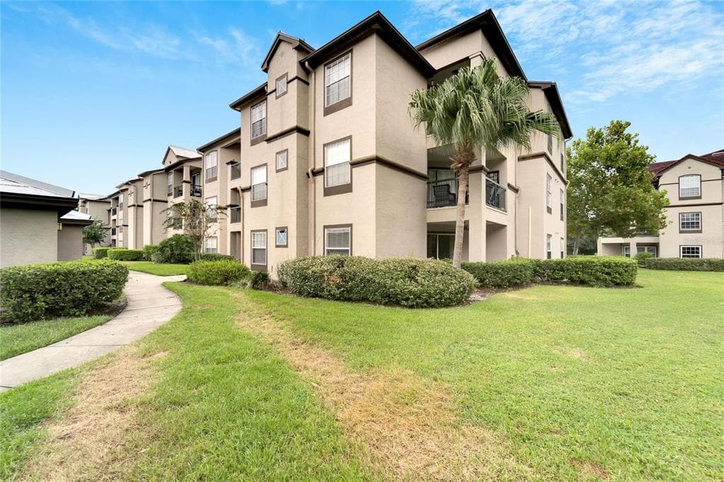 18101 PEREGRINES PERCH PLACE UNIT 4106 LUTZ, FL 33558