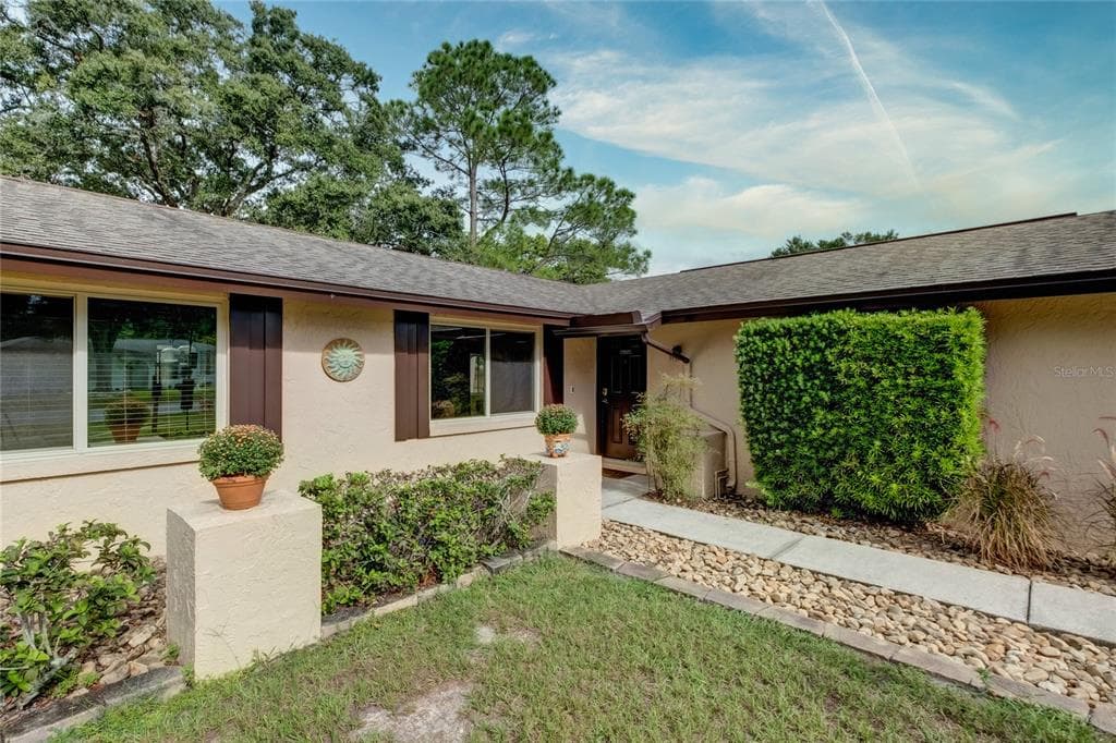 1301 FOGGY RIDGE PARKWAY LUTZ, FL 33559