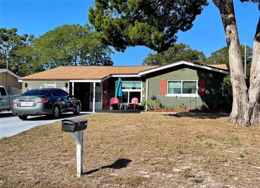 10746 108TH ST SEMINOLE, FL 33778