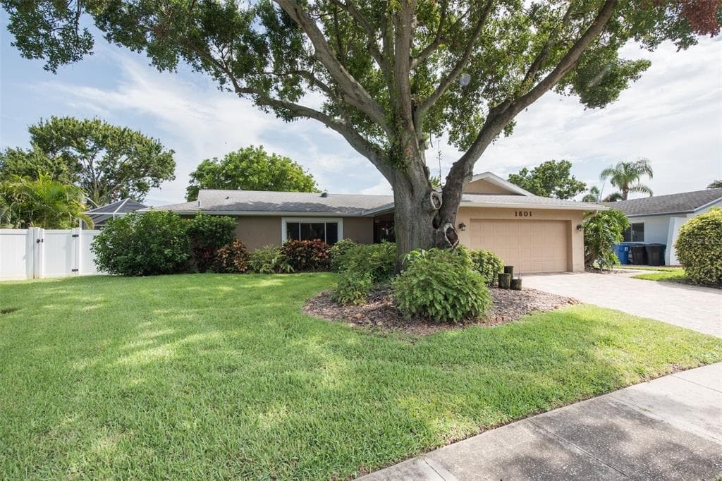 1801 OHIO AVENUE NE ST PETERSBURG, FL 33703